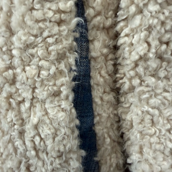 Pendleton Sherpa Full Zip Jacket with Plaid Contrast Trim, Size Small / Child. - Picture 3 of 11